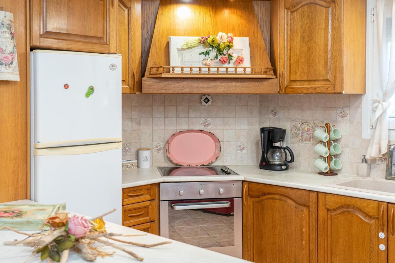 Artemis Superb 2 Bedroom Apartment 700 M Away From The Beach Миния Экстерьер фото