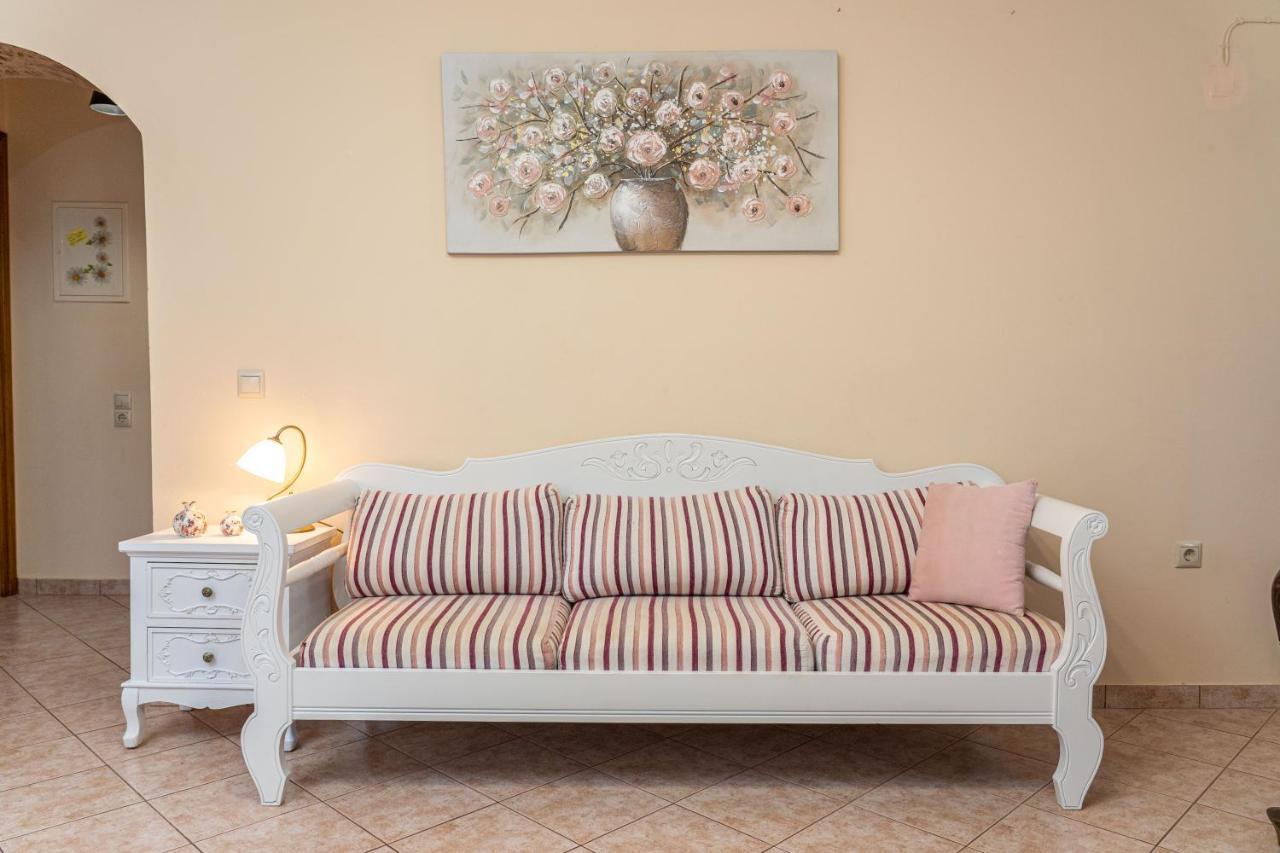 Artemis Superb 2 Bedroom Apartment 700 M Away From The Beach Миния Экстерьер фото