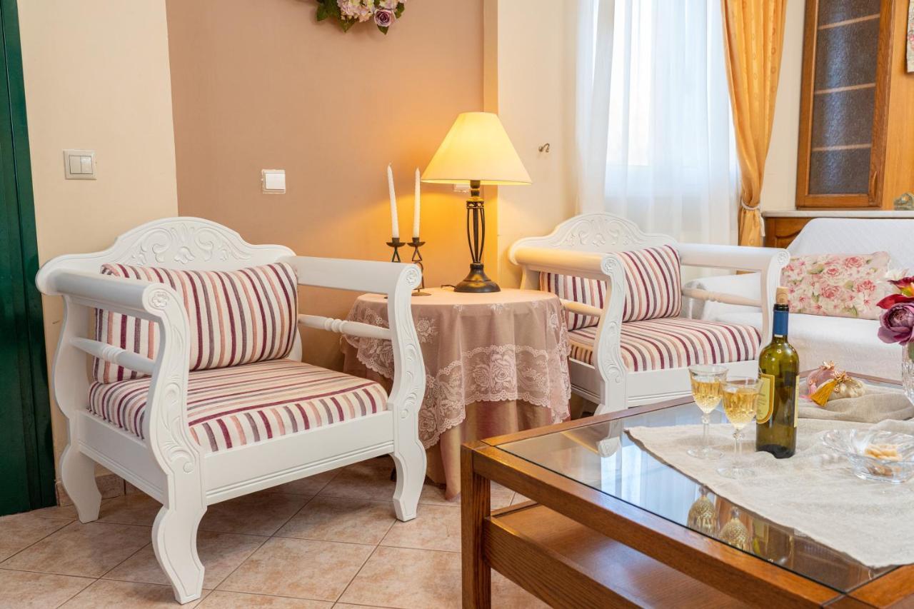 Artemis Superb 2 Bedroom Apartment 700 M Away From The Beach Миния Экстерьер фото