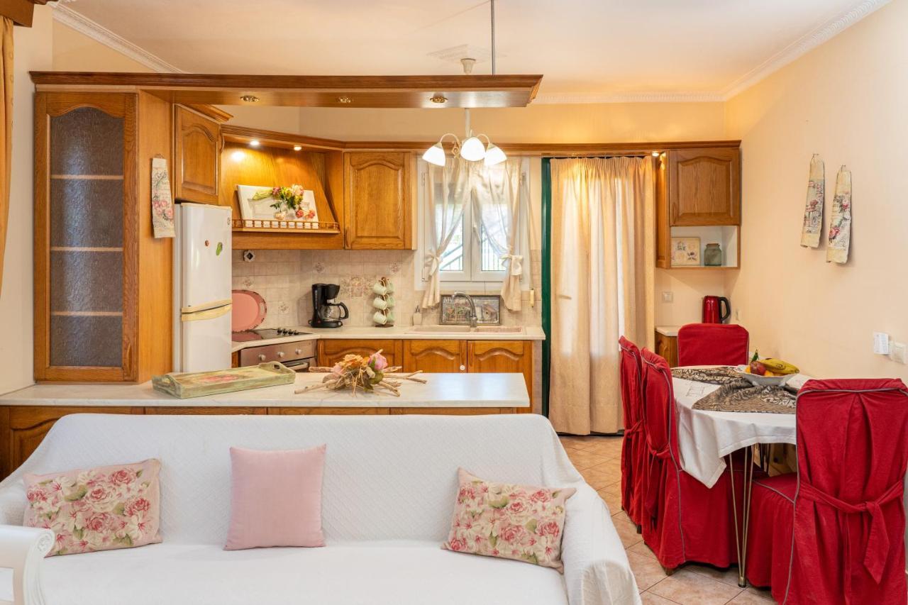 Artemis Superb 2 Bedroom Apartment 700 M Away From The Beach Миния Экстерьер фото