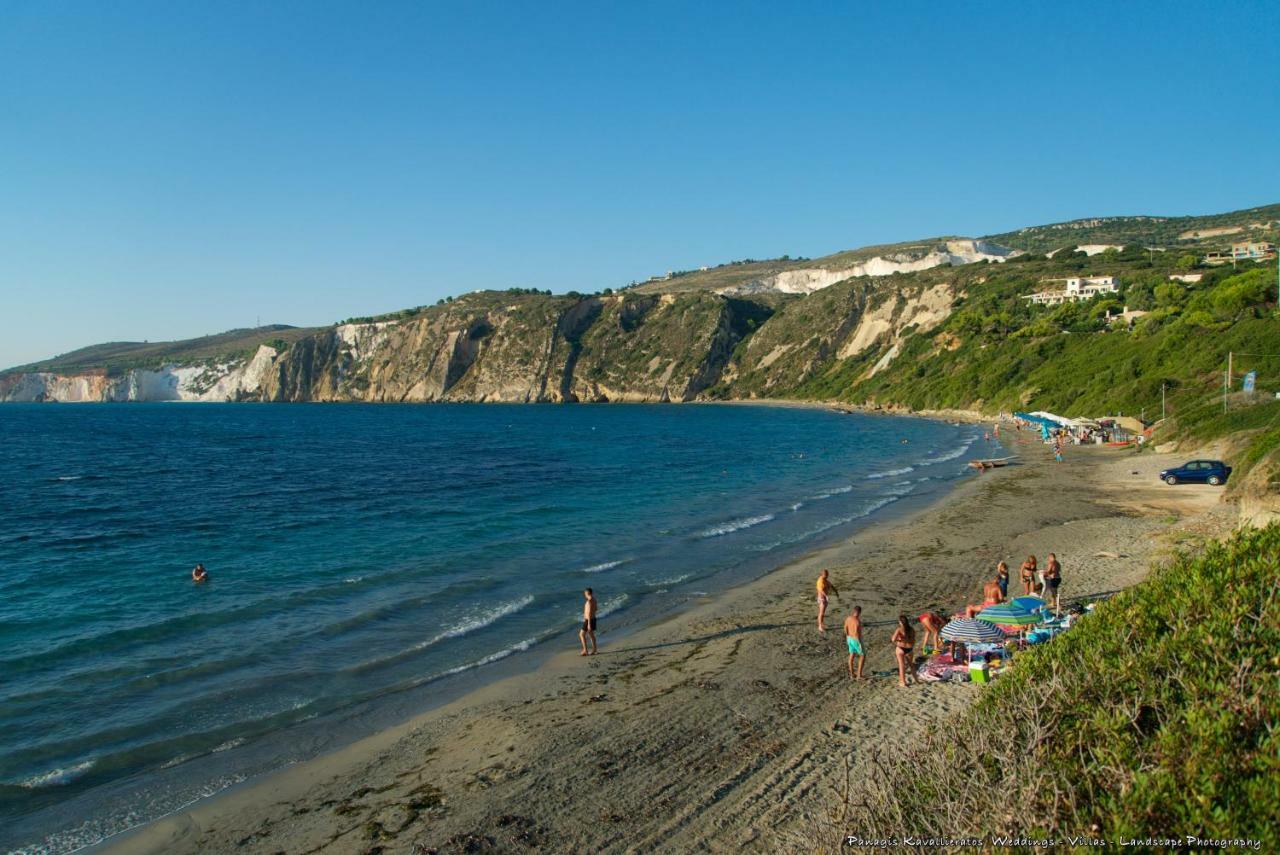 Artemis Superb 2 Bedroom Apartment 700 M Away From The Beach Миния Экстерьер фото