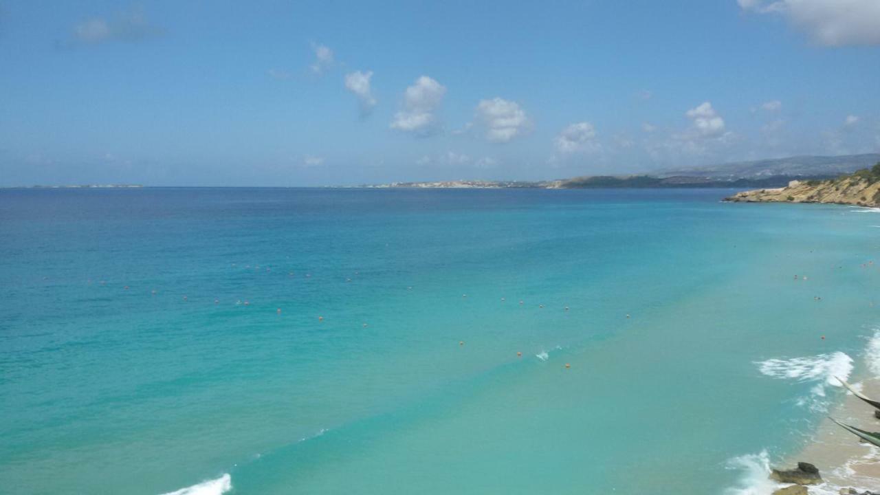 Artemis Superb 2 Bedroom Apartment 700 M Away From The Beach Миния Экстерьер фото