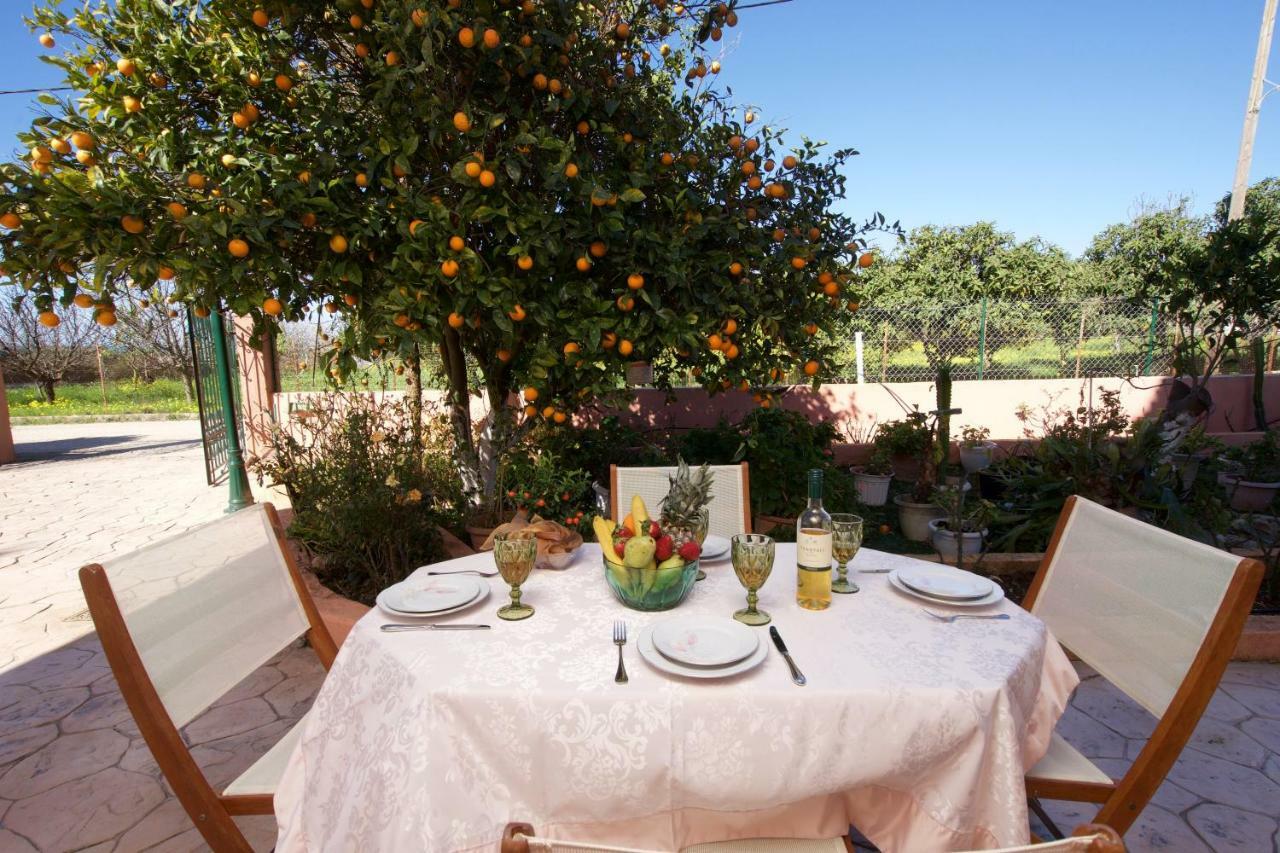 Artemis Superb 2 Bedroom Apartment 700 M Away From The Beach Миния Экстерьер фото